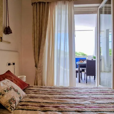 Exclusive Penthouse With Jacuzzi And Sea Views Μπιμπιόνε