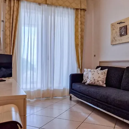 Exclusive Penthouse With Jacuzzi And Sea Views Διαμέρισμα Μπιμπιόνε