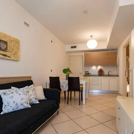 Exclusive Penthouse With Jacuzzi And Sea Views Μπιμπιόνε